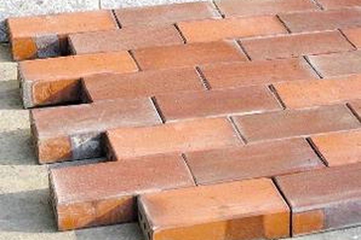 Untuk menutup lantai seluas 1m2, dibutuhkan 39 bata. 