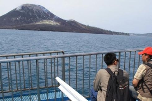 Gunung Anak Krakatau Erupsi, Turis Dialihkan ke Pulau Sebesi atau Pahawang