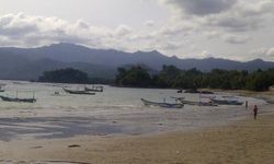 Destinasi Wisata Favorit Arumi Bachsin Di Trenggalek