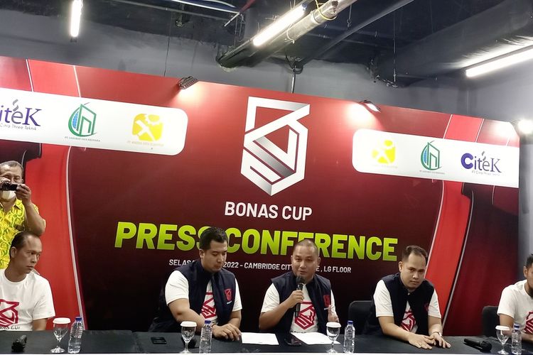 Ketua Panitia Bonas Cup 2022, Bakhtiar Ahmad Sibarani saat memberikan keterangan pers di Cambridge City Square Medan, Selasa (28/6/2022)