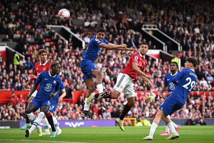Casemiro mencetak gol dalam pertandingan Man United vs Chelsea pada laga tunda pekan ke-32 Liga Inggris 2022-2023 di Stadion Old Trafford, Jumat (26/5/2023) dini hari WIB. 