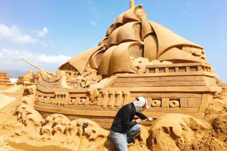 Festival seni ukir pasir internasional fulong di Kota New Taipei, Taiwan.