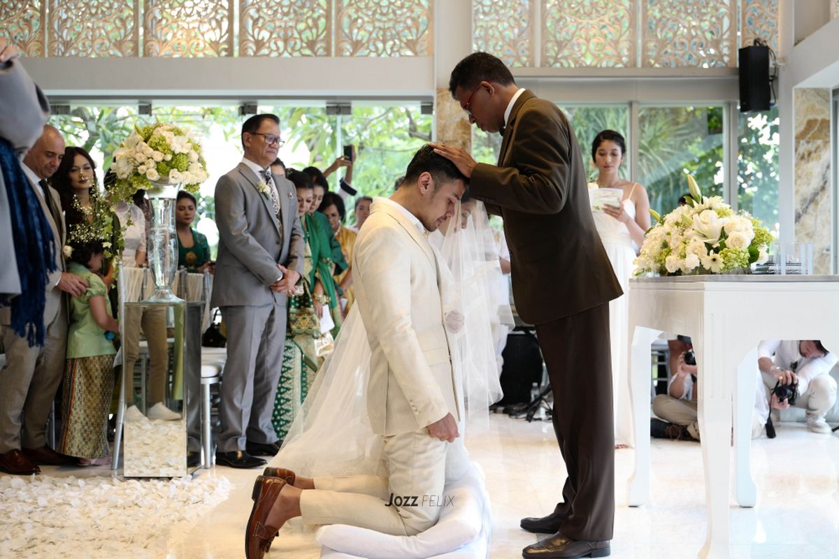 Artis peran Chicco Jerikho menikah dengan Putri Marino dalam sebuah pemberkatan nikah di Bali, Sabtu (3/3/2018) .