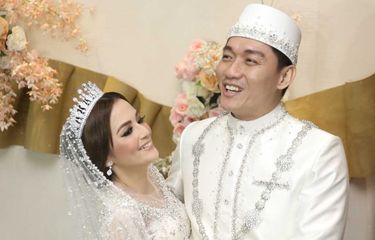 Ifan Seventeen dan Citra Monica akhirnya resmi menyandang status sebagai suami dan istri.