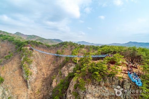 Sogeumsan Suspension Bridge, Tempat Wisata di Drakor It's Okay To Not Be Okay