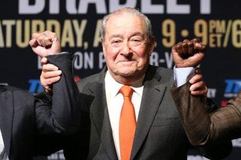 Bob Arum Bantah Tawaran Uang ke Deontay Wilder Supaya Membatalkan Duel Vs Tyson Fury