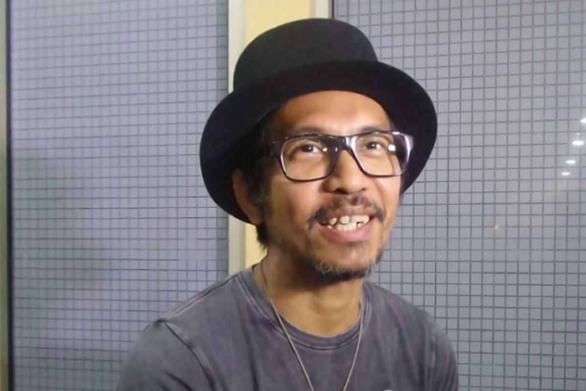 Ridho Slank diabadikan di gedung Kemendikbud, Jakarta Selatan, Senin (5/6/2017) sore.