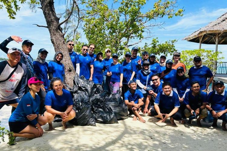European Investment Bank (EIB Global) bersama sejumlah mitra Uni Eropa dan komunitas lokal menggelar aksi pembersihan sampah laut serta restorasi terumbu karang di Kepulauan Seribu