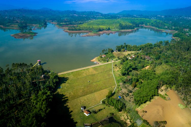 Situ Cipanunjang di Desa Wisata Margaluyu, Kecamatan Pangalengan, Kabupaten Bandung