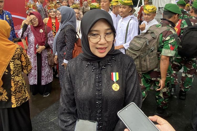 Bupati Banyuwangi Ipuk Fiestiandani di Balai Kota Surabaya, Kamis (25/4/2024).
