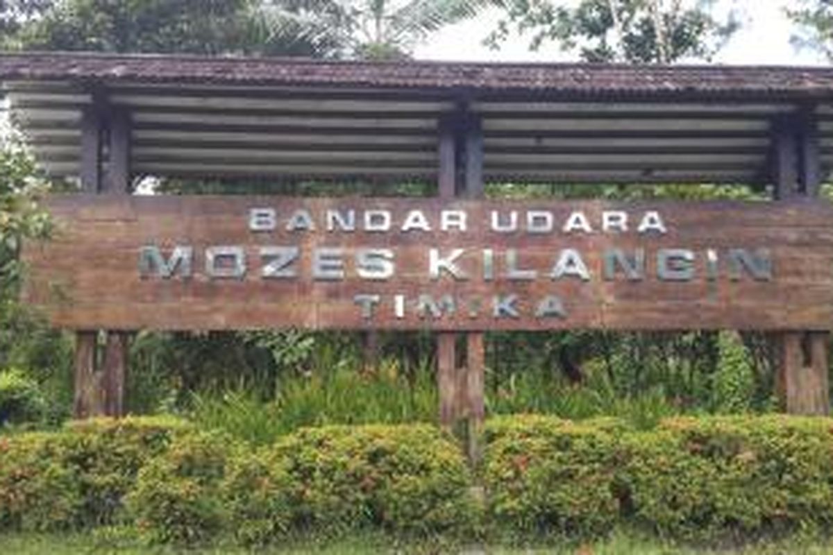 Bandar Udara Mozes Kilangin, Kota Timika, Kabupaten Mimika, Papua, Minggu (15/2/2015).