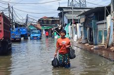 Banjir Rob di Muara Angke Bikin Warga Rugi, Janji Cagub soal "Giant Sea Wall" Jadi Solusi?