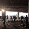 Kerusuhan Pecah Usai Laga Gresik United Vs Deltras FC, Tembakan Gas Air Mata Kembali Terjadi