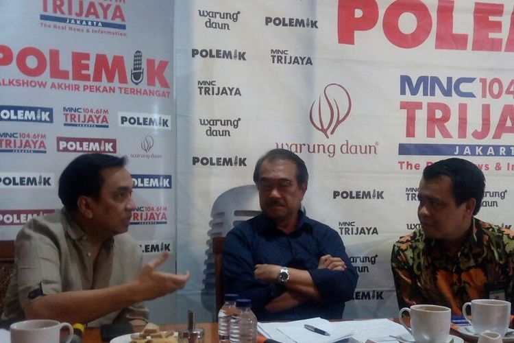 Wakil Ketua Umum Kamar Dagang dan Industri Indonesia (Kadin) Bidang Ketenagakerjaan dan Hubungan Industrial, Anton J. Supit (tengah) menjadi pembicara pada bincang Vokasi dan Ironi Pendidikan di Era Milenial di Warung Daun, Jln. Cikini Raya, Nomor 26, Jakarta Pusat, Sabtu (10/11/2018).