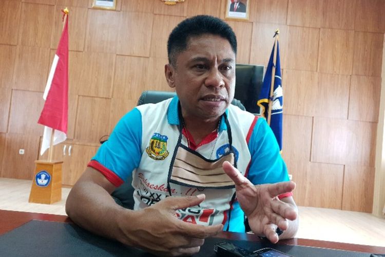 Kepala Dinas Pendidikan Papua Christian Sohilait