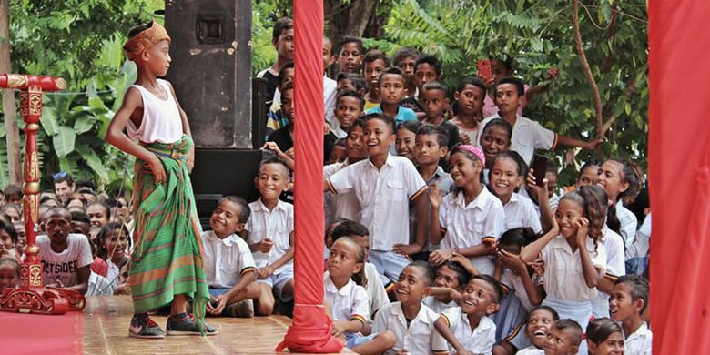 The joy of visitors to see the attractions on stage at the Pesona Indonesia 2019 event in Oecusse, Timor Leste, on Saturday (3/30/2019).
