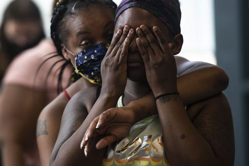 Wanita Afrika-Amerika yang Dipukuli Kepala Polisi di AS Picu Protes Massa