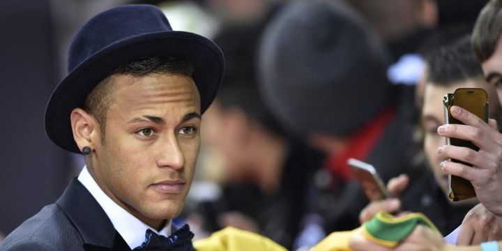 Bintang Barcelona, Neymar, menghadiri malam penghargaan Ballon d Or 2015 di Kongresshaus, Zurich, 11 Januari 2016.