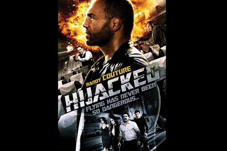 Randy Couture dalam film thriller aksi Hijacked (2012).
