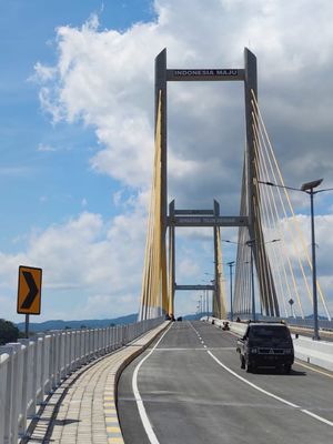 Jembatan Teluk Kendari, Kendari, Sulawesi Tenggara dirancang sepanjang 1,34 kilometer.