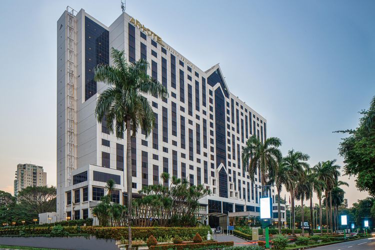 Artotel Gelora Senayan resmi beroperasi pada April 2024. Sebelumnya, bangunan hotel ini digunakan oleh Hotel Century Senayan.