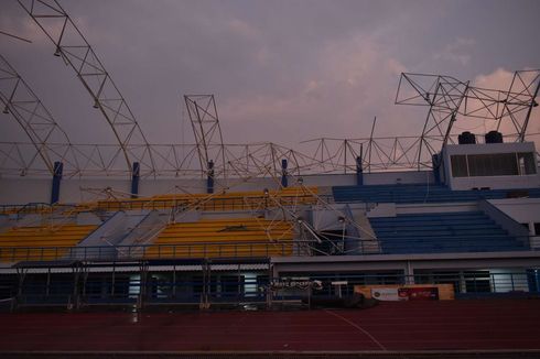 Angin Kencang Robohkan Atap Stadion 500 Meter, Diterjang Angin Kencang hingga Anggota 