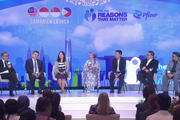 Tangkapan layar webinar For the Reasons That Matter yang diselenggarakan Pfizer Indonesia dalam rangka Pekan Imunisasi Dunia 2026 dan diikuti Kompas.com secara daring pada Selasa (28/4/2026). Infeksi pernapasan seperti pneumonia dan Covid-19 ternyata tidak hanya menyerang paru-paru, tetapi juga dapat meningkatkan risiko gangguan jantung.
