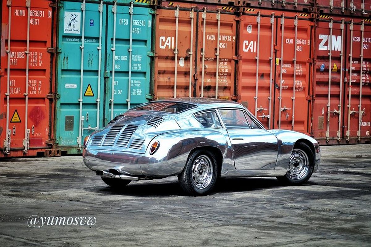 replika Porsche 356 garapan Yumos Garage terbuat dari aluminium full.