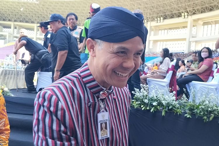 Momen Ganjar diingatkan tak lupakan petani jika Gubernur Jawa Tengah Ganjar Pranowo di Stadion Manahan Solo, pada Kamis (20/7/2023).