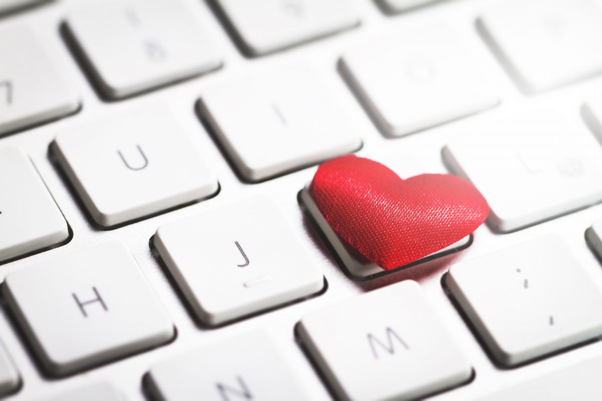 Terdapat beberapa modus dan pola love scamming (penipuan cinta) menurut psikolog. Apa saja?