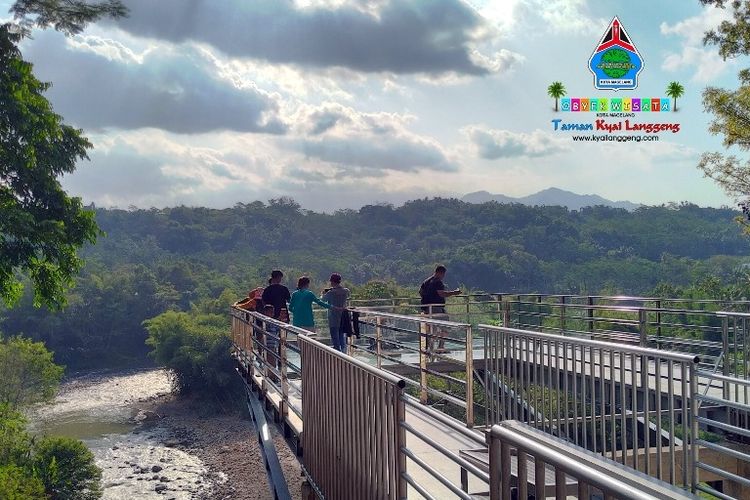 Tempat wisata bernama Taman Kyai Langgeng di Kota Magelang.