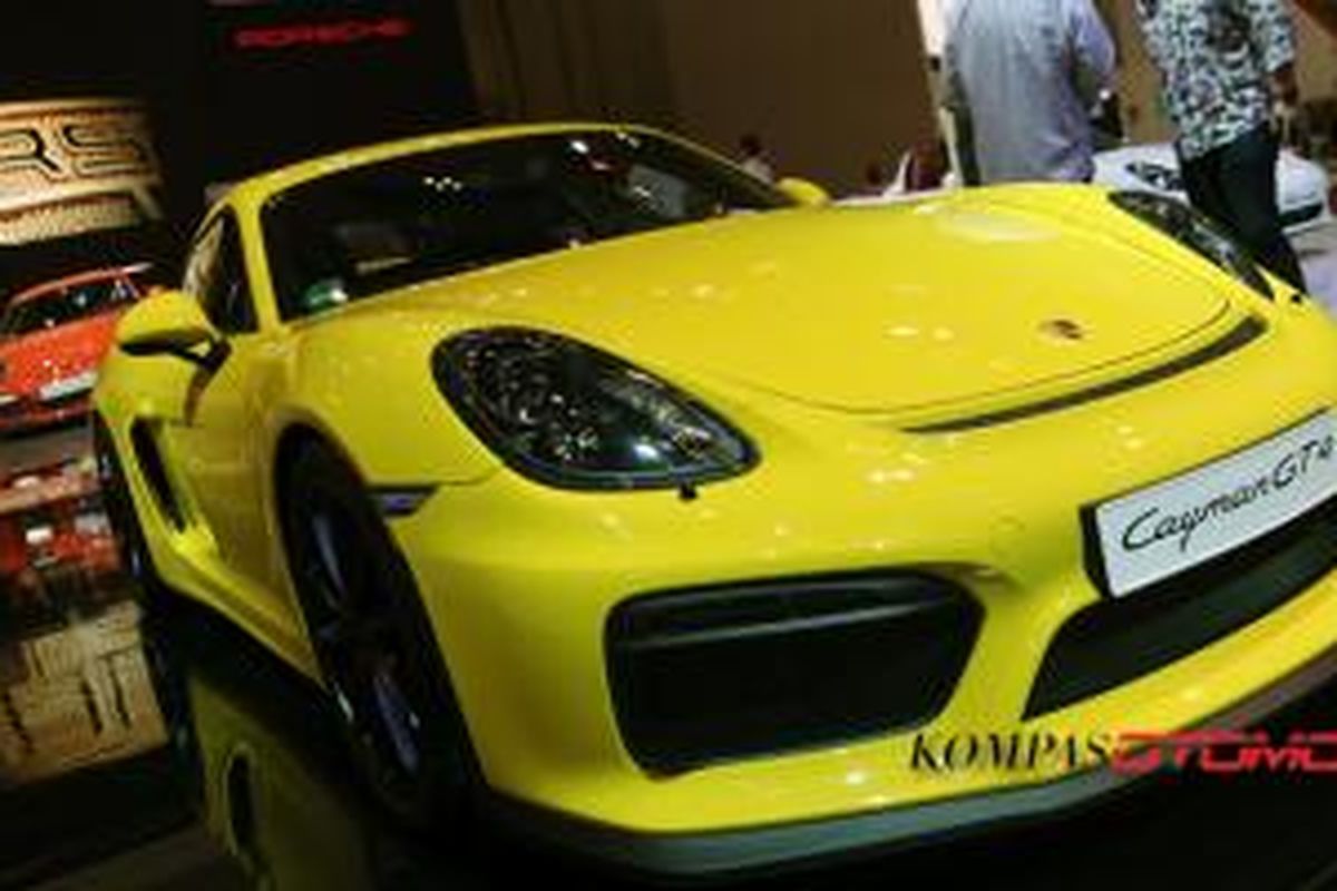 Porsche Cayman GT4 diperkenalkan di GIIAS 2015.