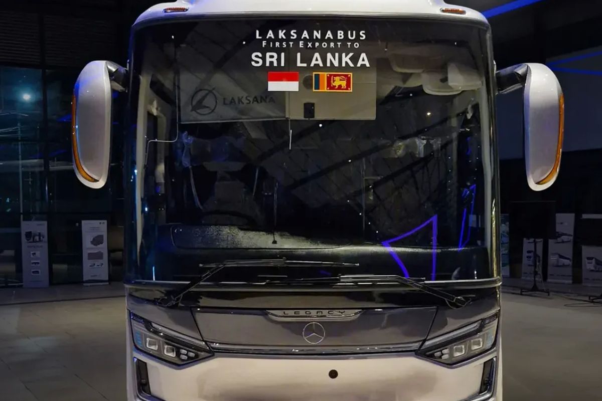 Bus buatan Karoseri Laksana yang di Impor ke Sri Langka