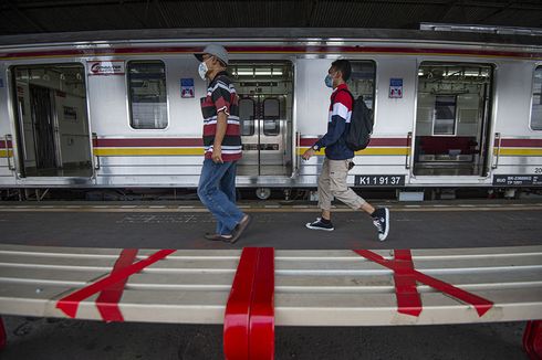 Pohon Tumbang di Jalur Rel, Perjalanan KRL dari Tanah Abang Tak Tersedia