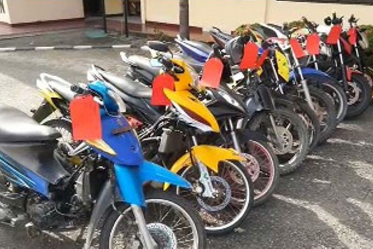 PELAKU CURAS DAN CURANMOR : 2 pelaku curas ditangkap, 7 motor rampasan disita