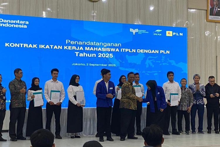 Direktur Legal dan Manajemen Human Capital PT PLN, Yusuf Didi Setiarto, dalam acara Penandatanganan Kontrak Ikatan Kerja Mahasiswa ITPLN, Selasa (2/9/2025). 