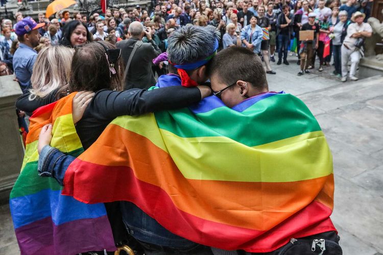 Orang-orang LGBT Malaysia merayakan keputusan awal tahun ini yang dipandang sebagai tantangan penting terhadap larangan seks gay.