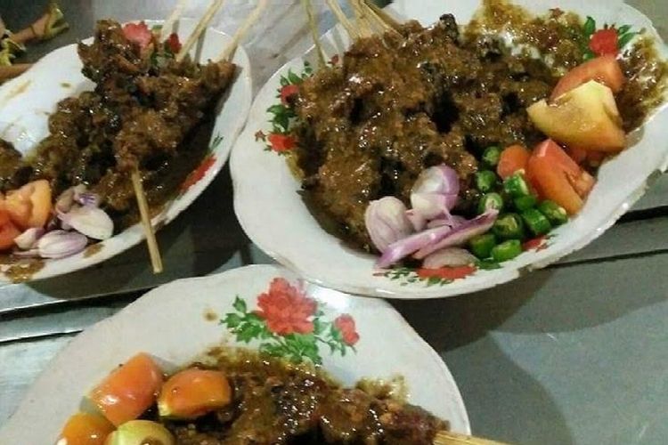 Sate Bumbon Pak Darmaji, Kendal, Jawa Tengah.