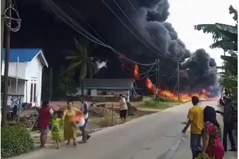 Detik-detik Gudang Minyak Kebakaran di Palembang, Penyebab Masih Diselidiki