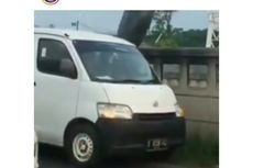 Pengendara Mobil yang Terekam Video Buang Sampah di Kalimalang Dicari Polisi