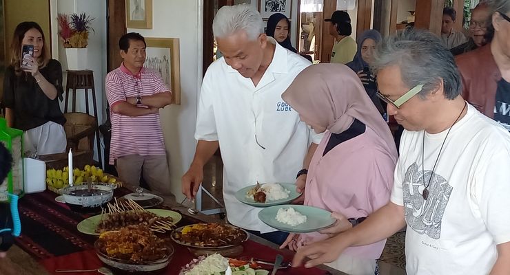 Ganjar dan Atiqoh Sambangi Rumah Butet, Diledek Capres Lemes