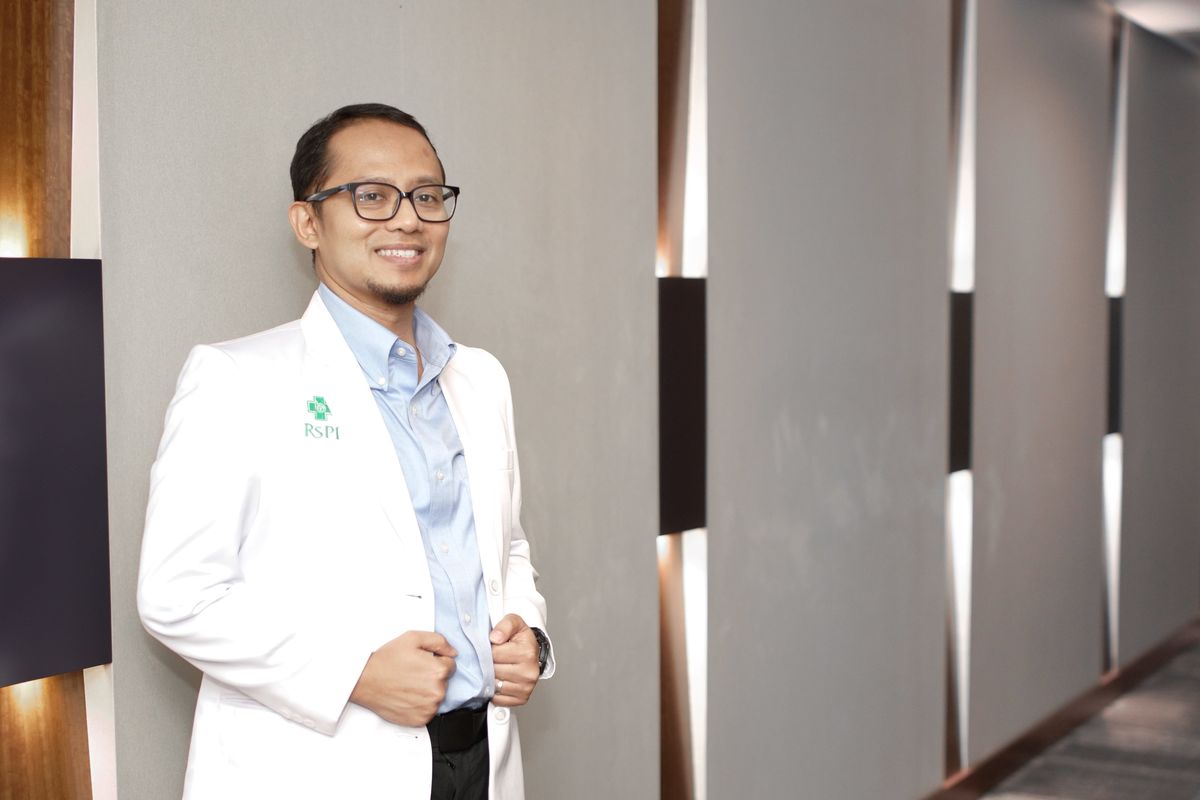 dr. Hikmat Pramukti, Sp.PD 
Dokter Spesialis Penyakit Dalam
RS Pondok Indah ? Pondok Indah 