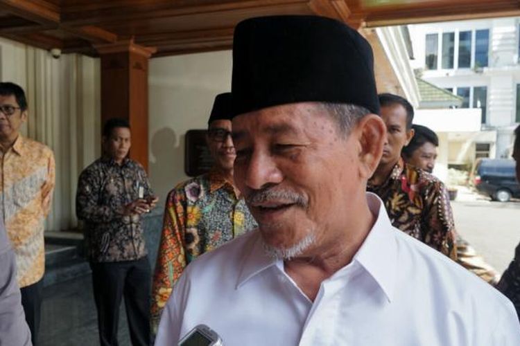 Gubernur Maluku Utara Abdul Ghani Kasuba, saat ditemui usai rapat di kantor Kemenko Polhukam, Jakarta Pusat, Jumat (20/1/2017).