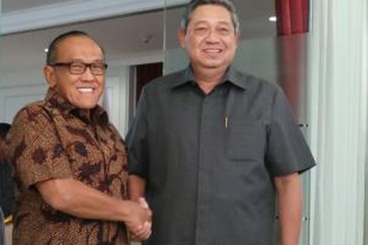 Ketua Umum Partai Golkar Aburizal Bakrie bertemu Presiden Susilo Bambang Yudhoyono di kantor kepresidenan, Rabu (14/5/2014).