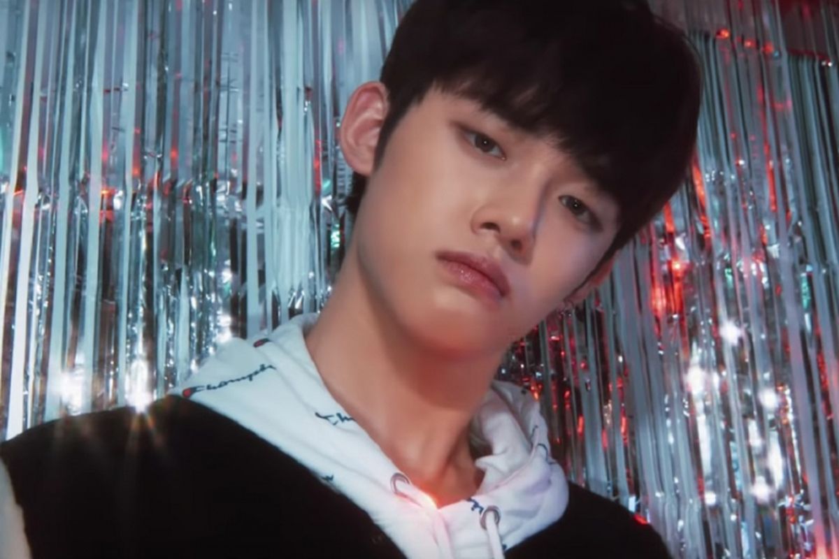 Member pertama boyband TXT yang diperkenalkan, Yeonjun.