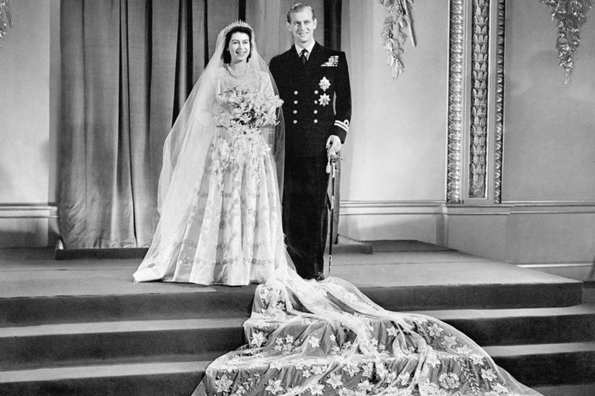 Pernikahannya dengan Putri Elizabeth digambarkan sebagai kilatan warna dalam Inggris pascaperang yang abu-abu.