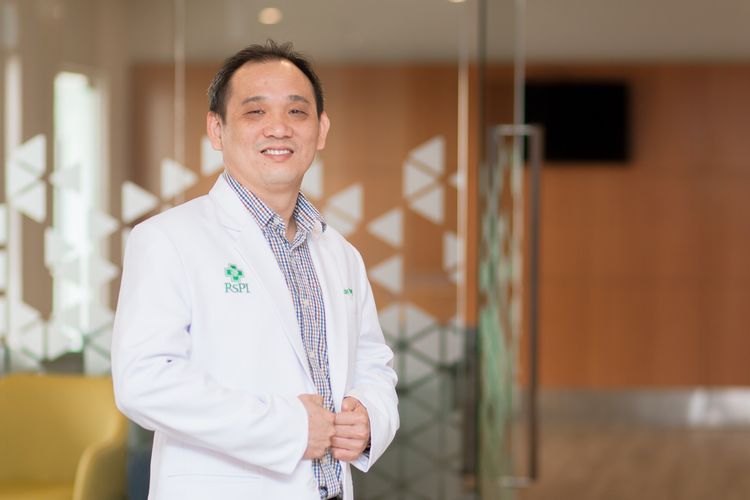 dr. Ricky Yue, Sp.THT-KL
Dokter Spesialis THT - Bedah Kepala & Leher
RS Pondok Indah ? Puri Indah