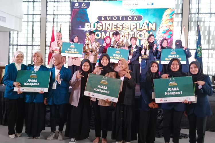 Para pemenang Bussiness Plan Competition 2023 di kampus Universitas Nahdlatul Ulama (UNU) Yogyakarta.