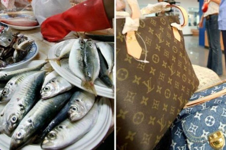 Tas Louis Vuitton yang dibawa seorang nenek di Taiwan untuk berbelanja ikan di pasar.