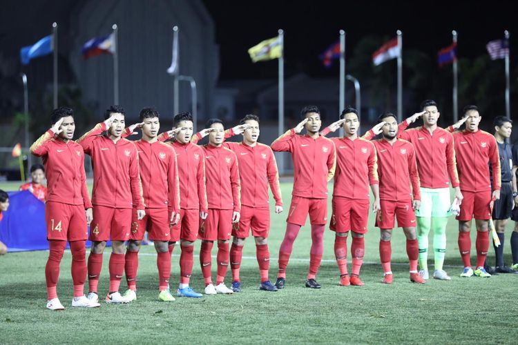 Skuad Indonesia pada laga keempat Grup B SEA Games 2019 antara timnas U-23 Indonesia vs Brunei Darussalam di Stadion Sepak Bola Binan, Selasa (3/12/2019).